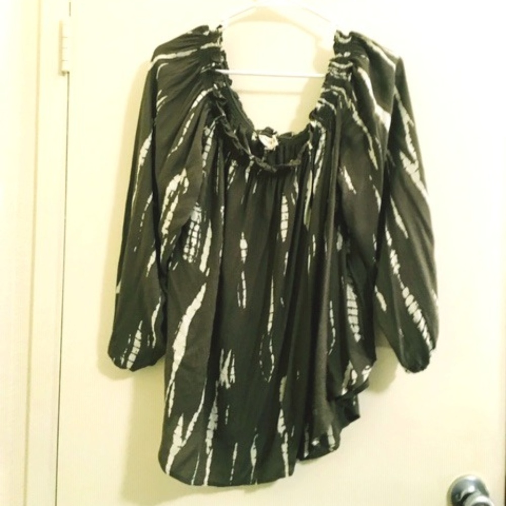 Knox rose green & white off the shoulder Sz XL